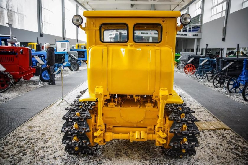 Трактор ДТ-54м