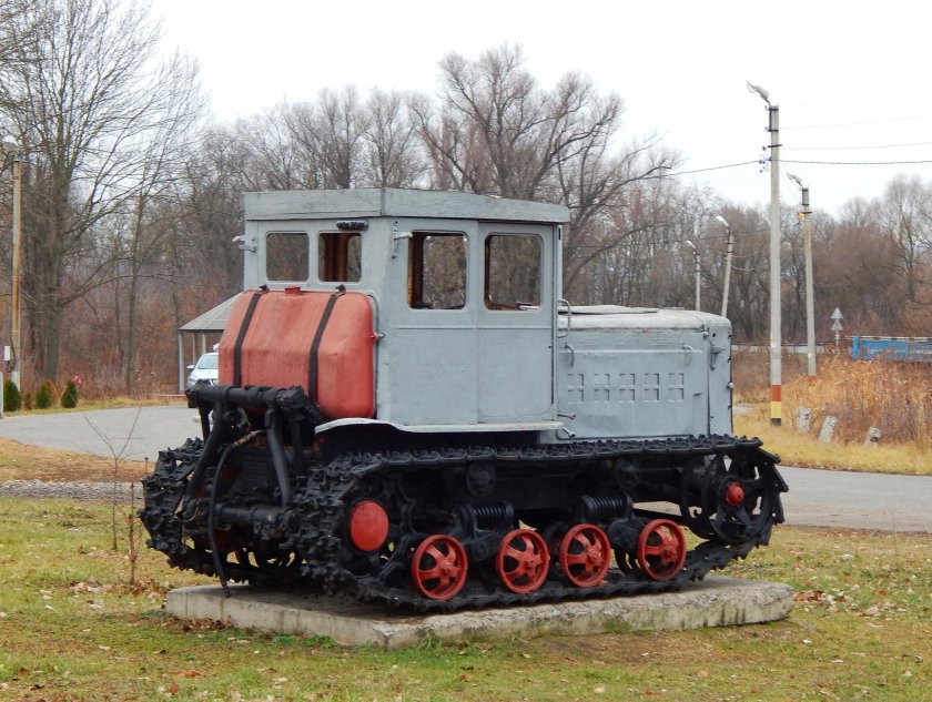 Гусеничный трактор дт 54