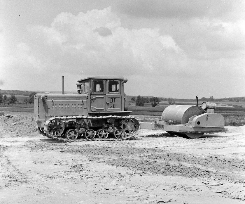 Трактор ДТ-54м