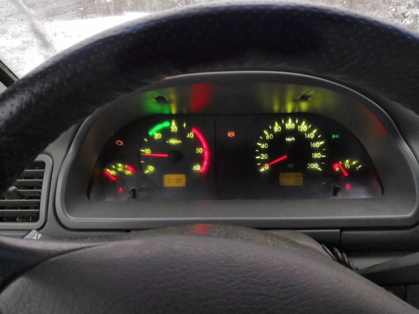 Приборная панель УАЗ Патриот 2011