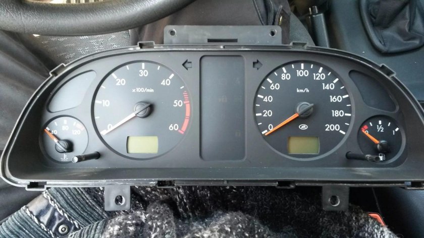 Приборная панель УАЗ Патриот 2011 года