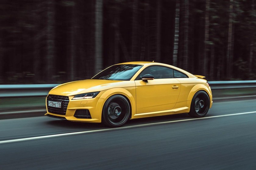Audi TT s8 Yellow