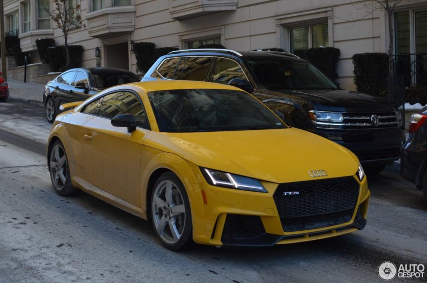 Ауди ТТ РС желтая