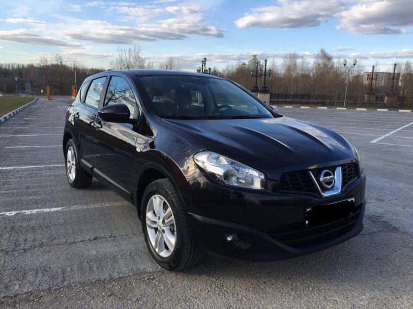 Nissan Qashqai 2010 черный
