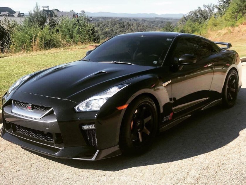 Ниссан ГТР 2017