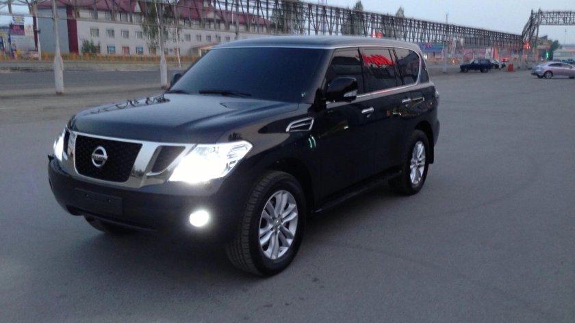 Nissan Patrol y62 черный