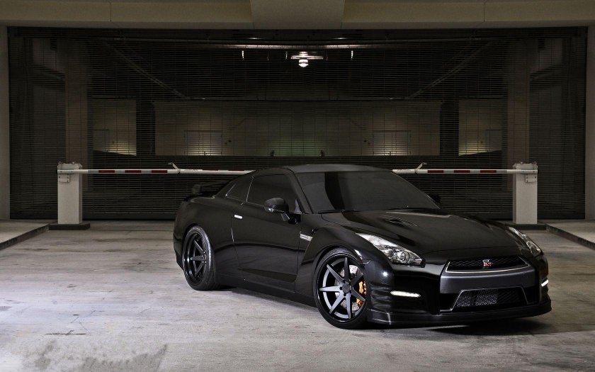 Nissan GTR r35 Black
