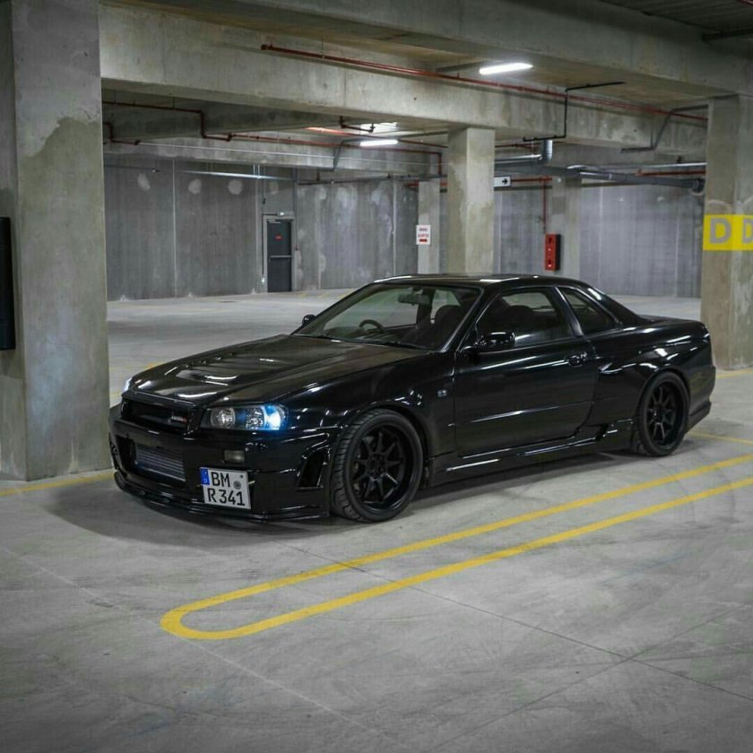 Nissan Skyline GTR r34 Black