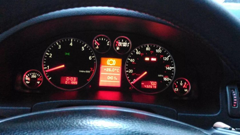 Дисплей приборной панели Ауди а6 с5