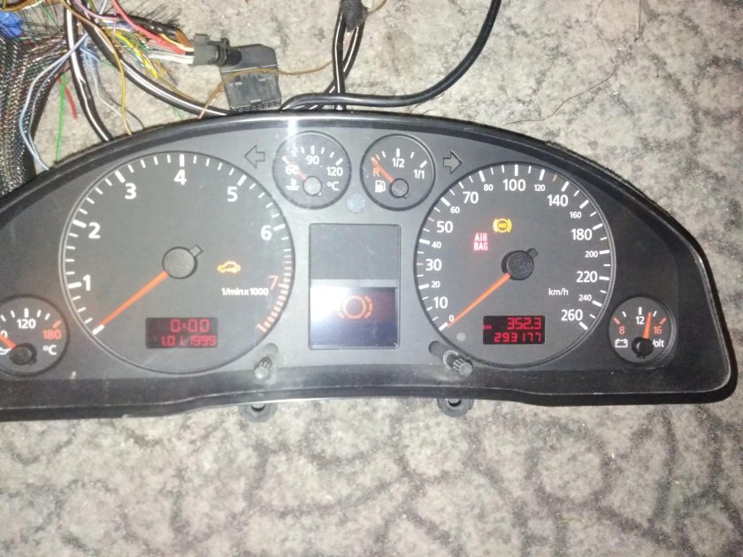 Приборная панель Audi a6 c5