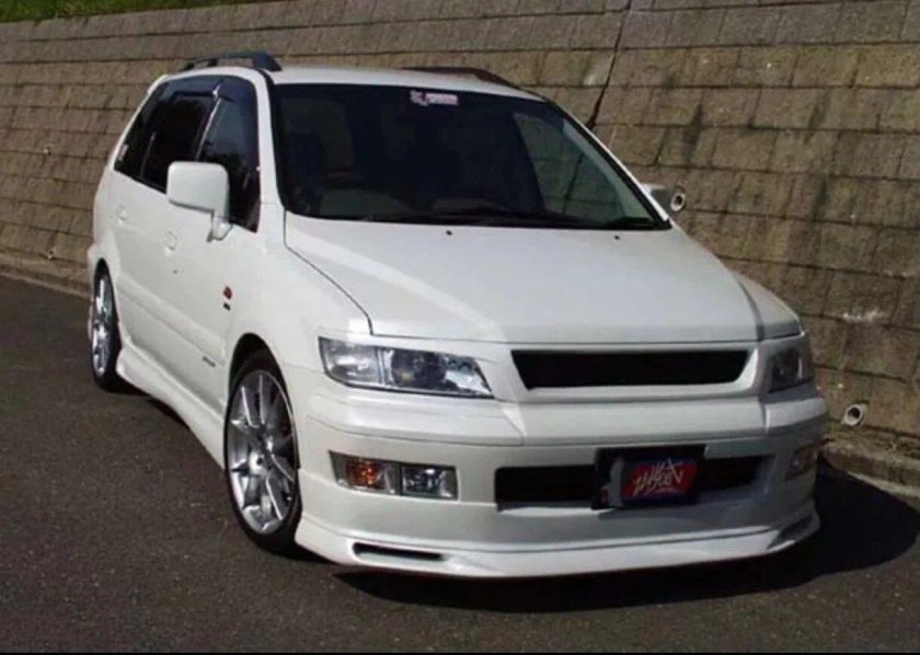 Мицубиси Chariot Grandis