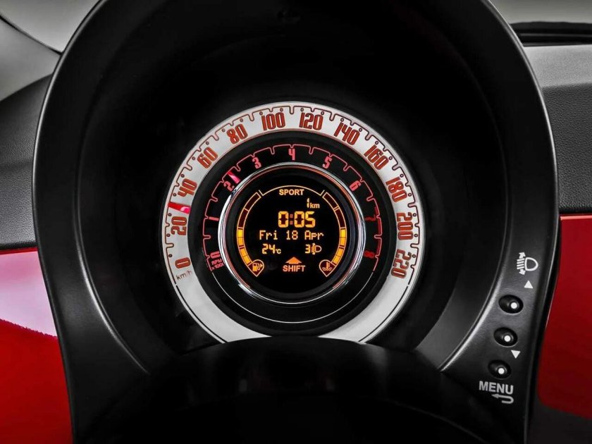 Fiat 500 приборная панель