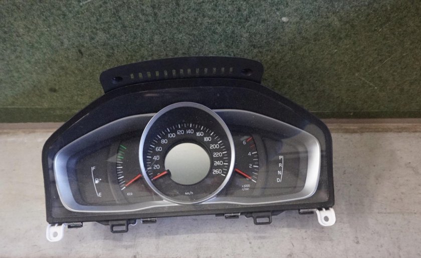 Спидометр Volvo s60