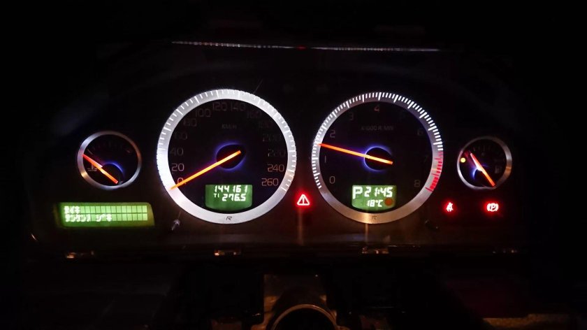 Приборная панель вольво хс90