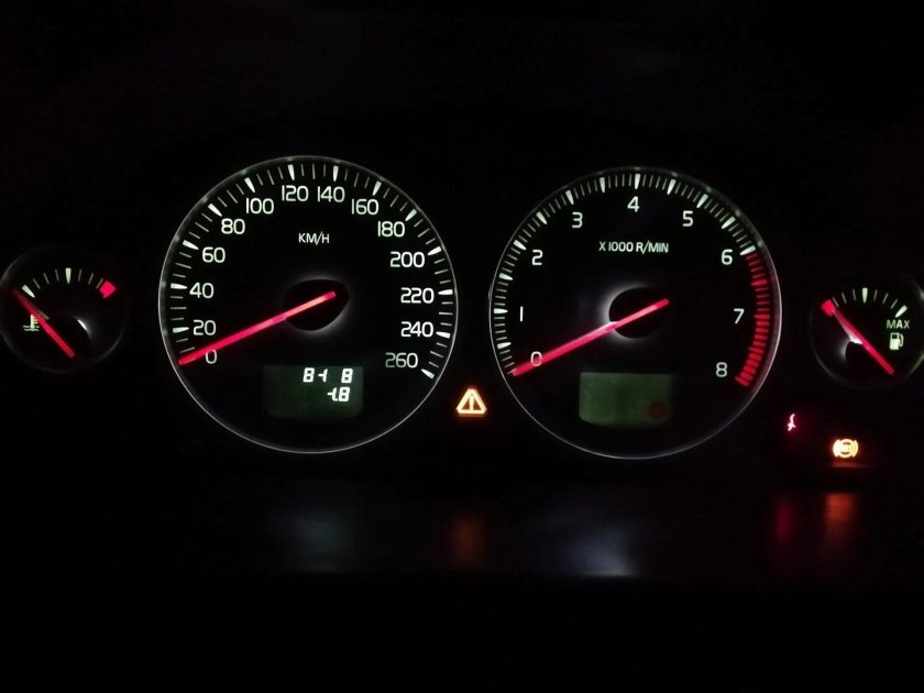 S80 2 приборная панель