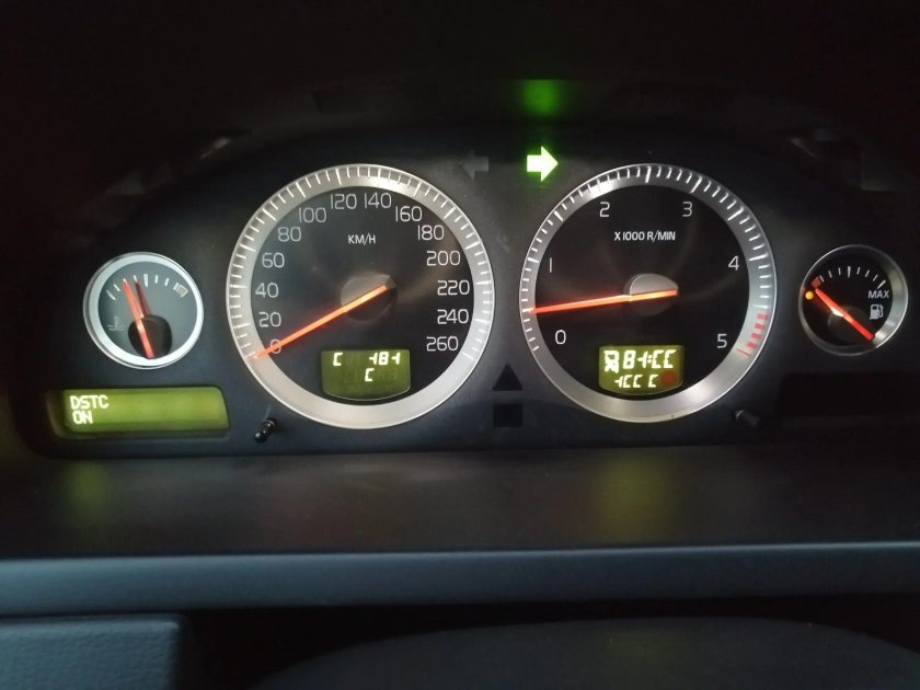 Приборная панель Вольво хс90