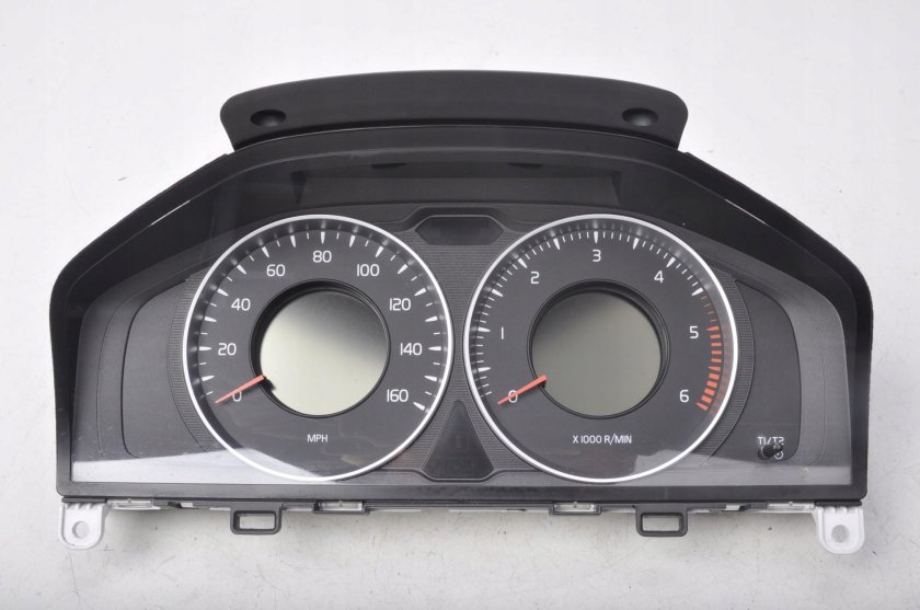 S60 2 приборная панель