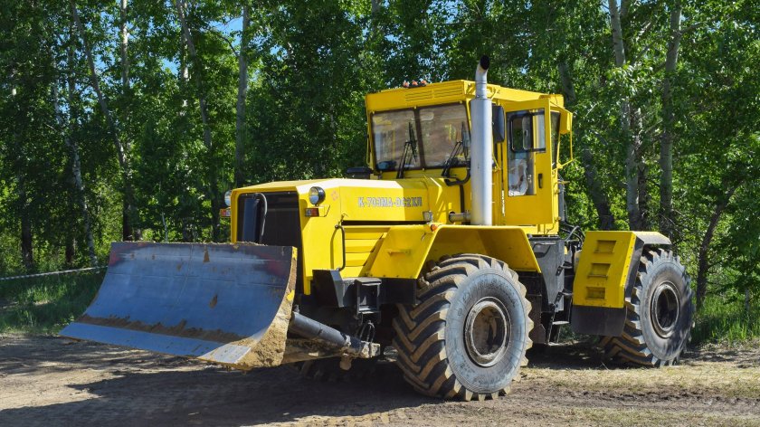 Кировец к-702мва-удм2