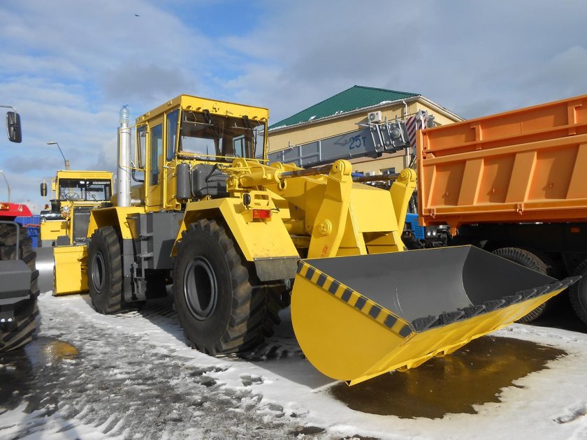 Кировец к-703м