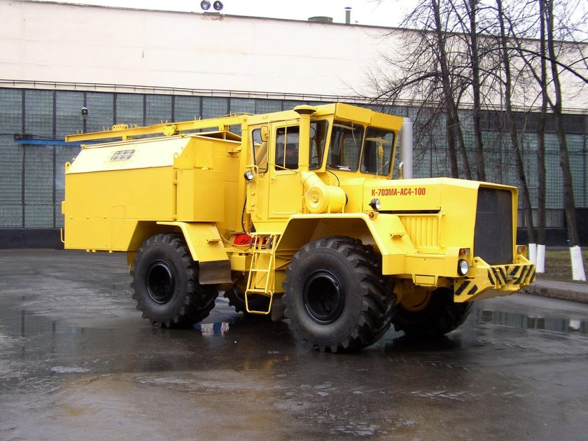Кировец к-703м