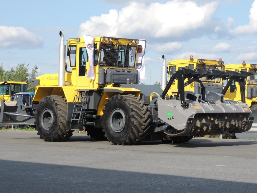 Кировец к-703м