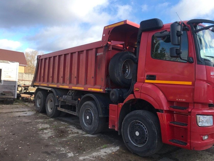 Новый камаз самосвал