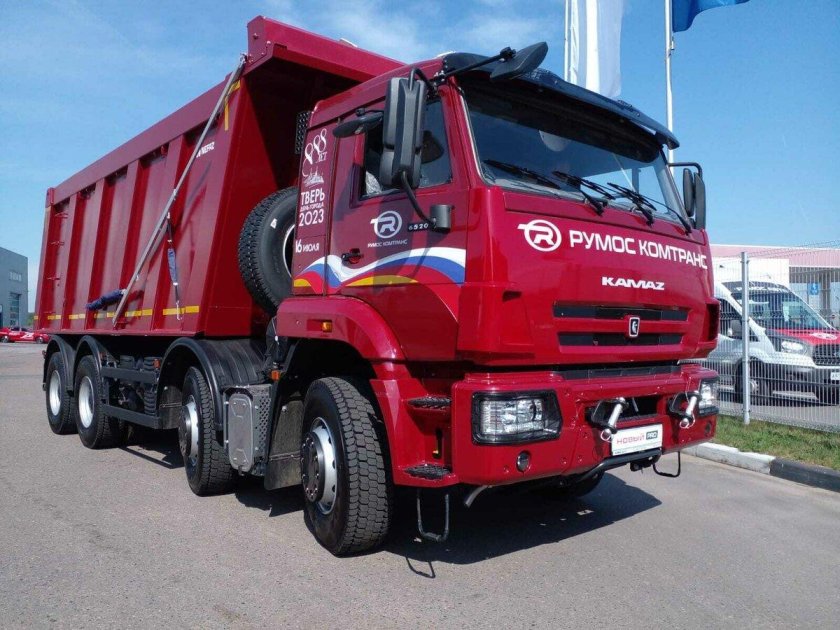 Новый камаз самосвал