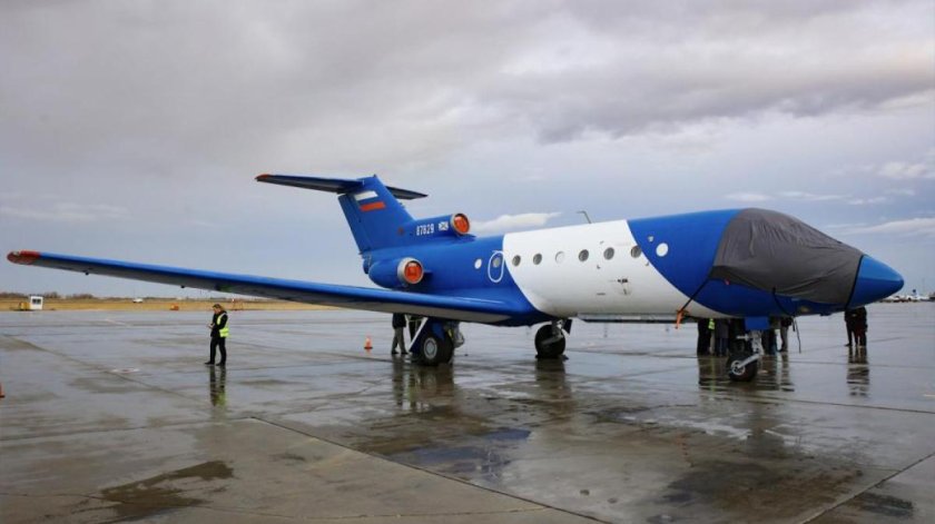 Самолет як 40