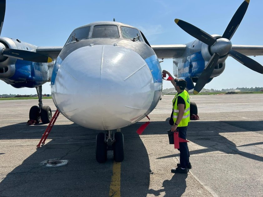 Зондировщик АН-26 специальный самолёт