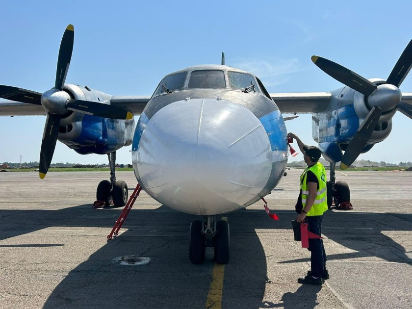 Зондировщик АН-26 специальный самолёт
