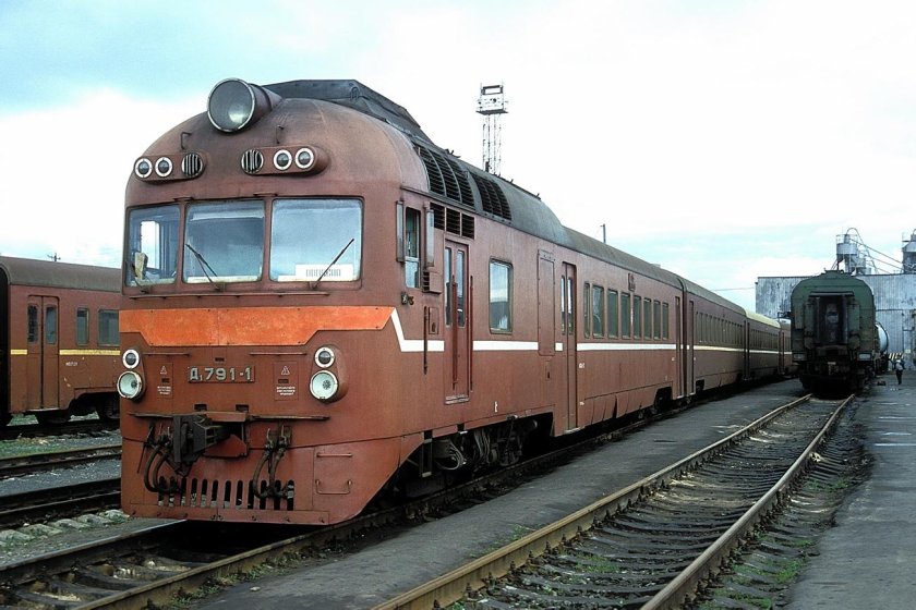 Дизель поезд д 1