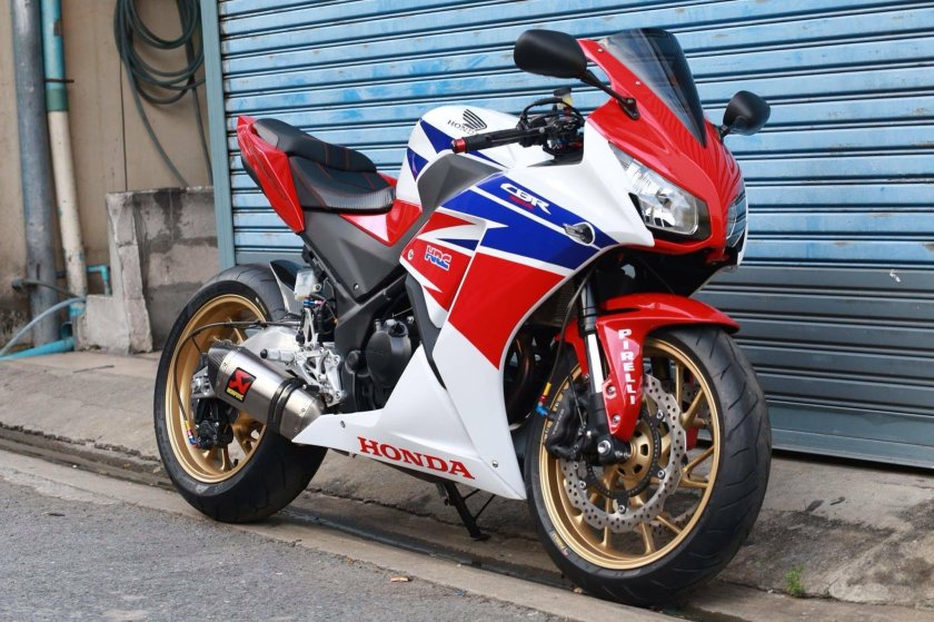 Хонда СБР 300р