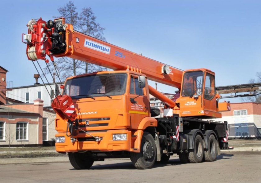 Автокран КС-55713-1к-3
