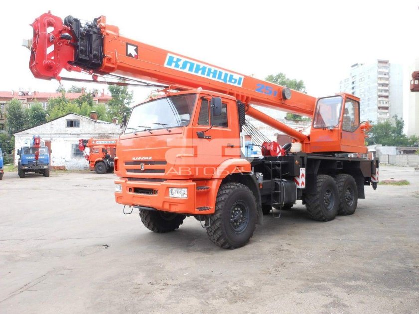 Автокран 25т 28м