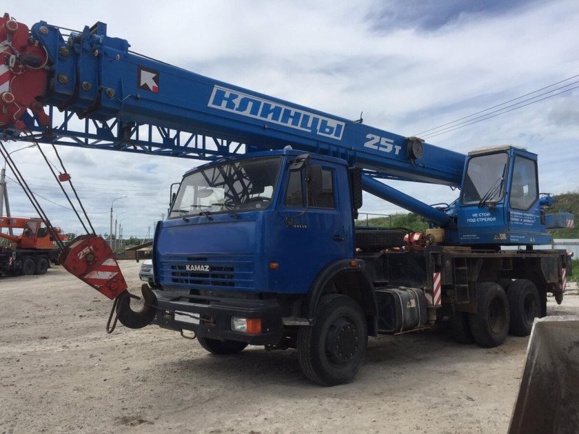 КАМАЗ кран 32 тонны военный