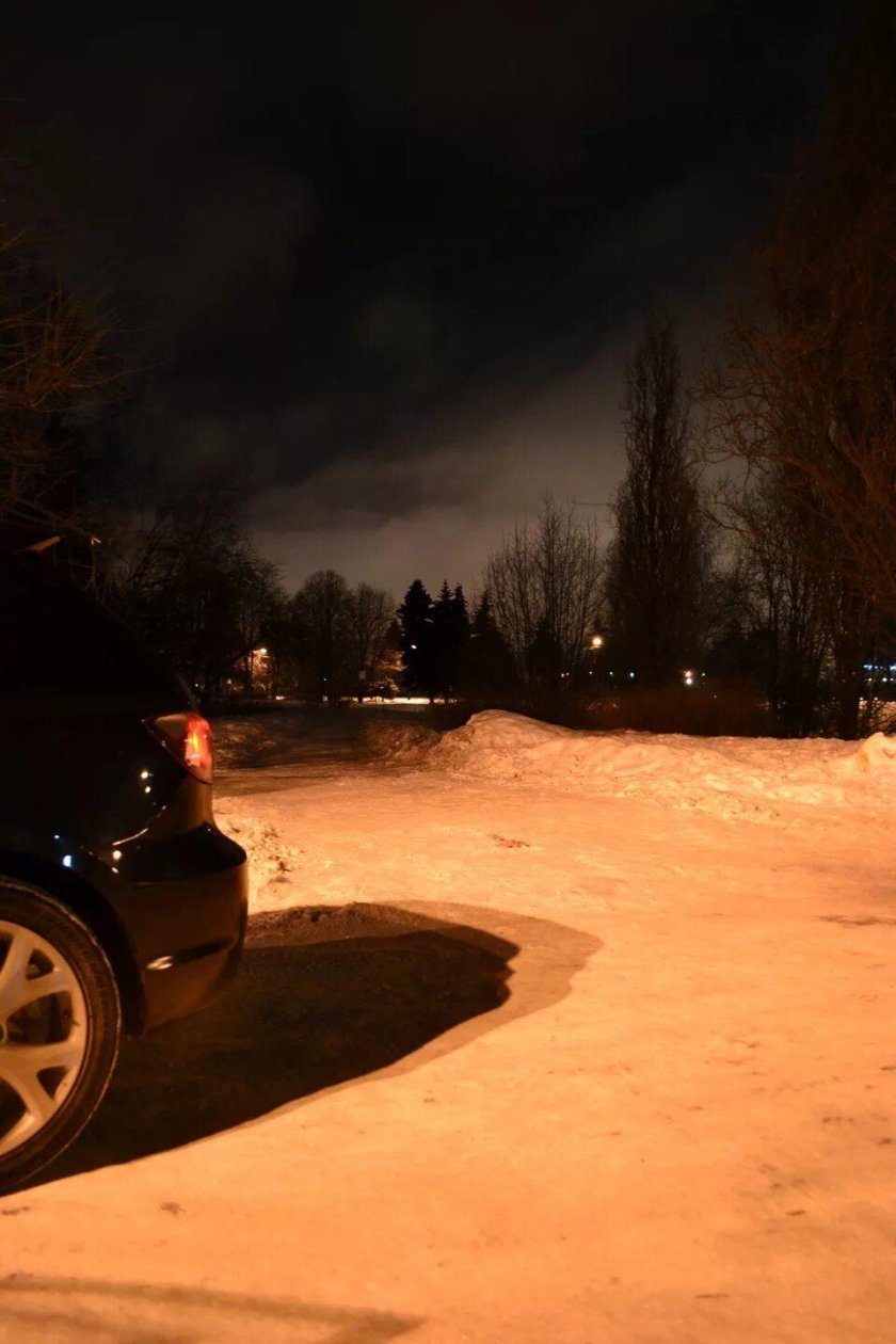 В машине ночью зимой