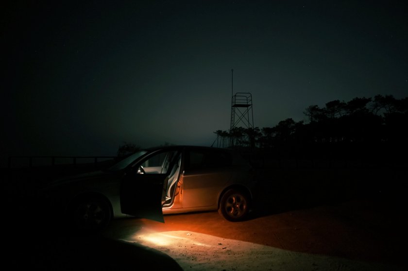 Машина в темноте