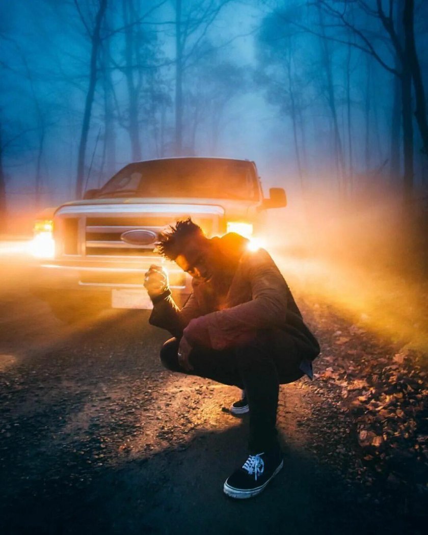 Парень ночью