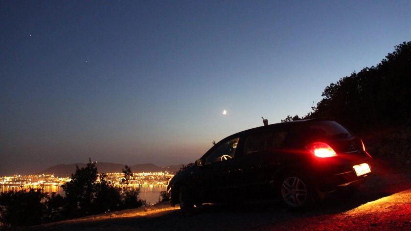 Опель Астра j ночью