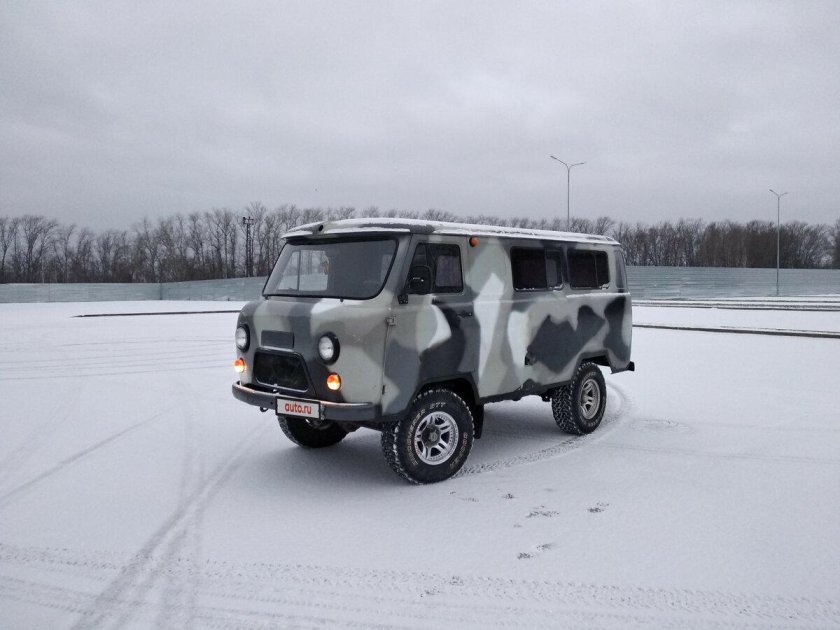 УАЗ 3962 серый