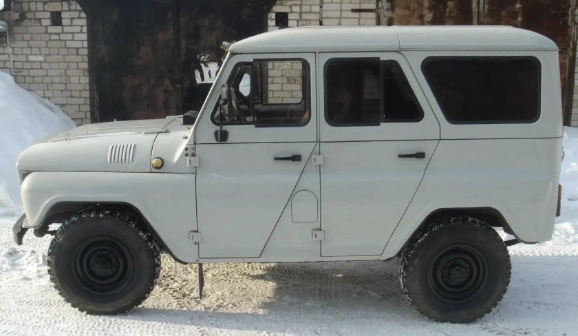 УАЗ 469 цвет белая ночь