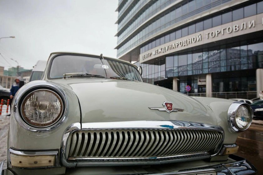 ГАЗ 21 белая