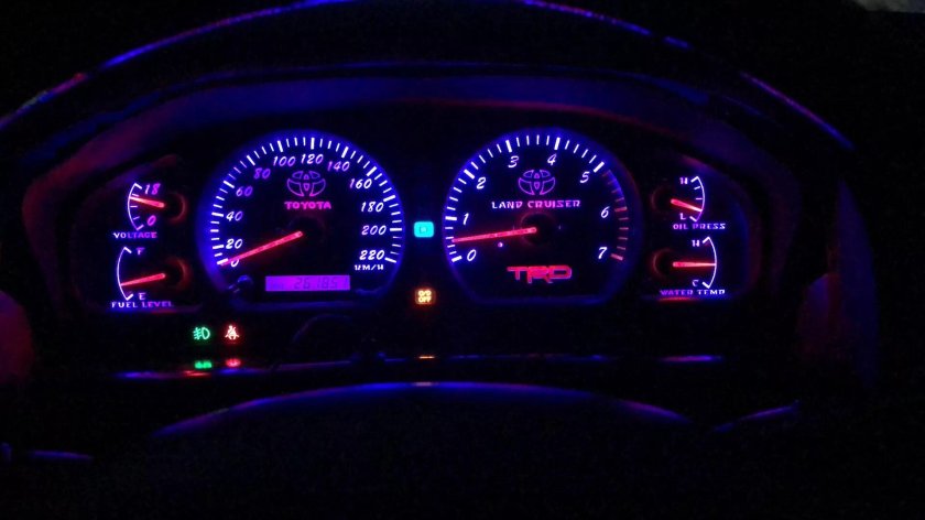 Приборная панель Land Cruiser 100