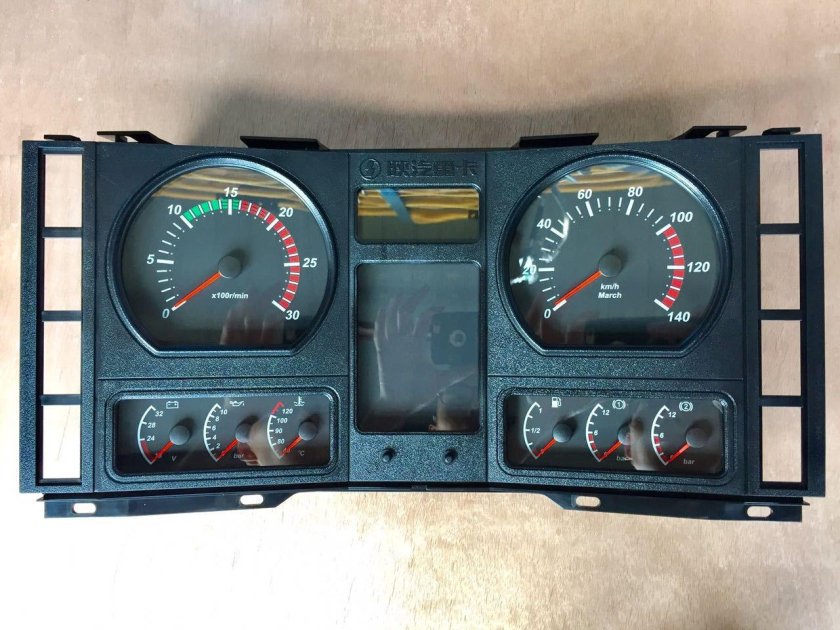 Панель приборов Шакман ф3000