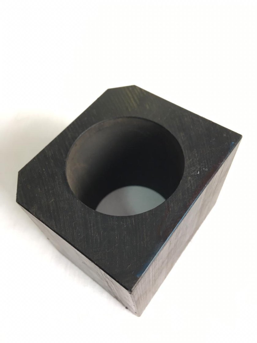 Тигель графитовый для плавки черных металлов