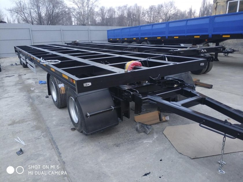Прицеп 3х осный 8499-010