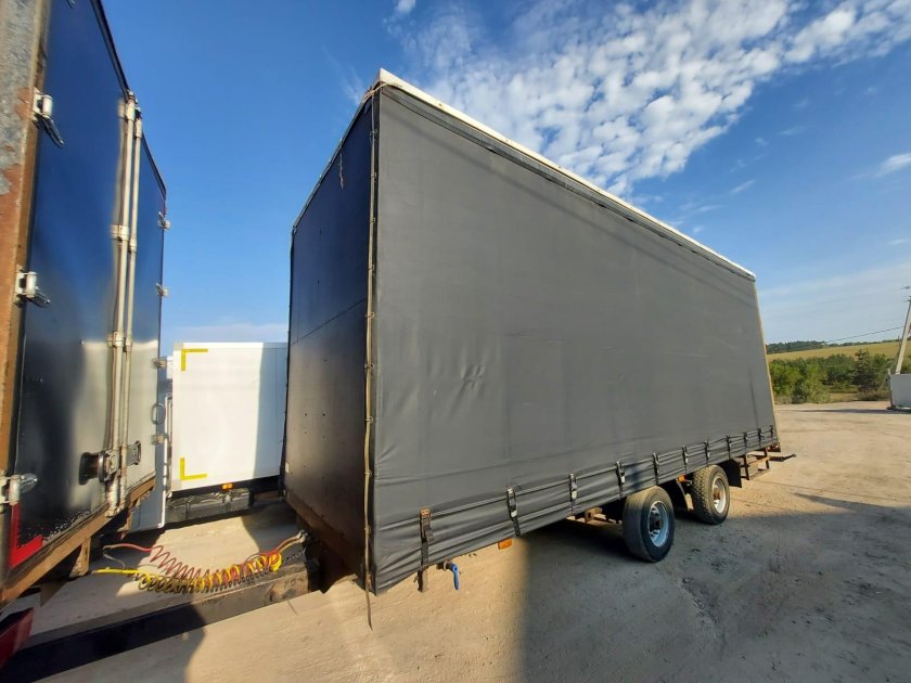 Грузовой прицеп