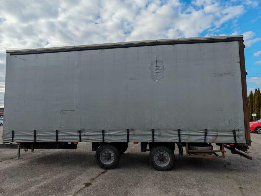 Прицеп тентованный