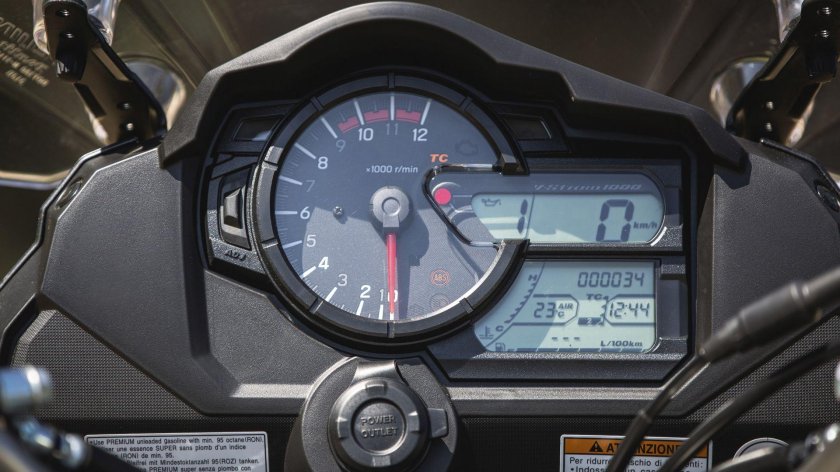 Suzuki DL 1000 приборная панель