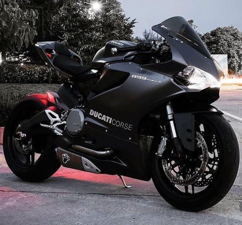 Спортбайк Ямаха чёрный